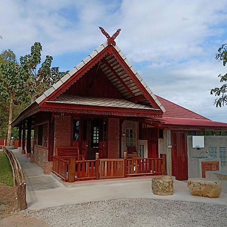 Rim Nam Kong Homestay Pak Chom Exterior foto