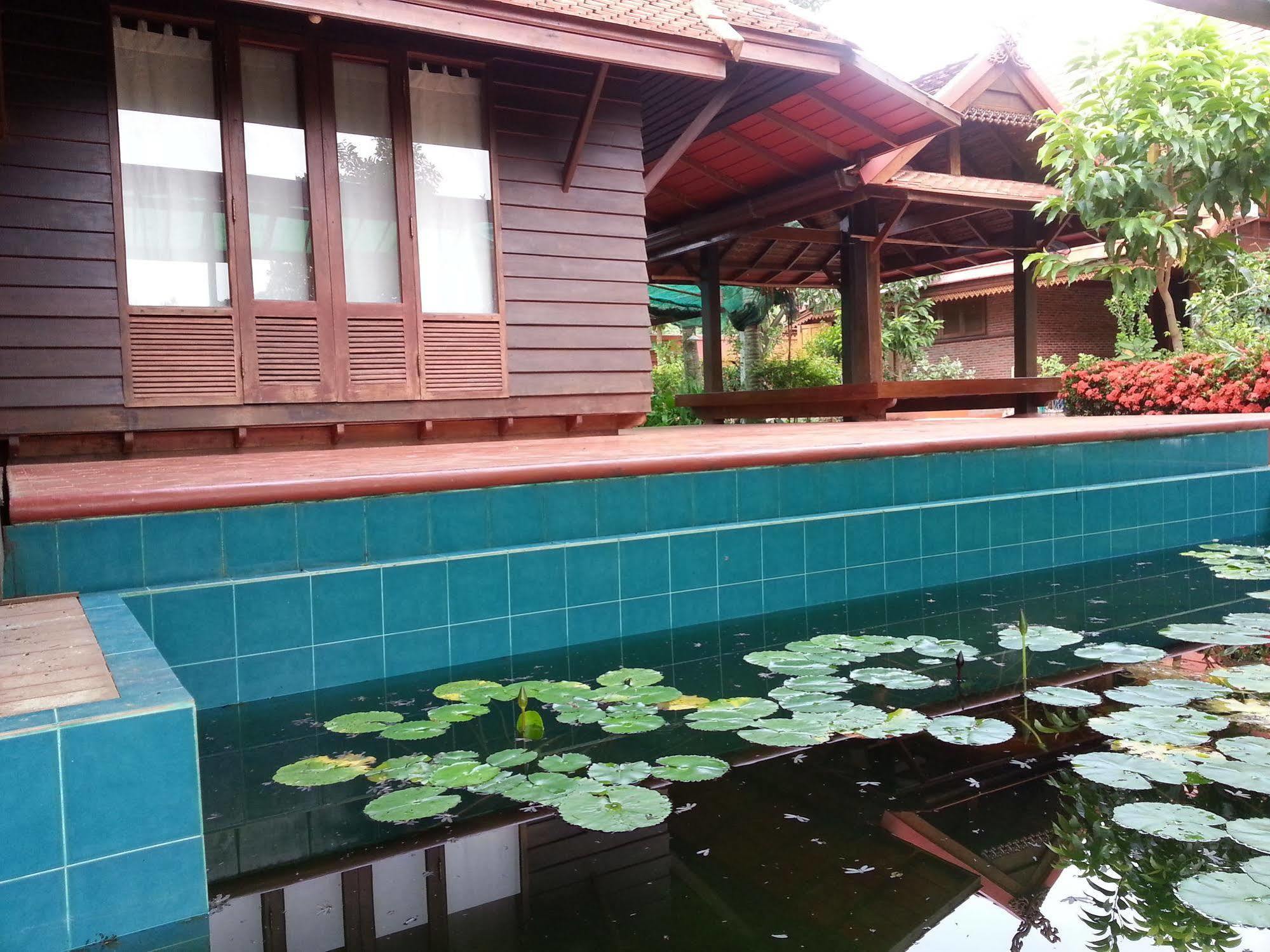Rim Nam Kong Homestay Pak Chom Exterior foto