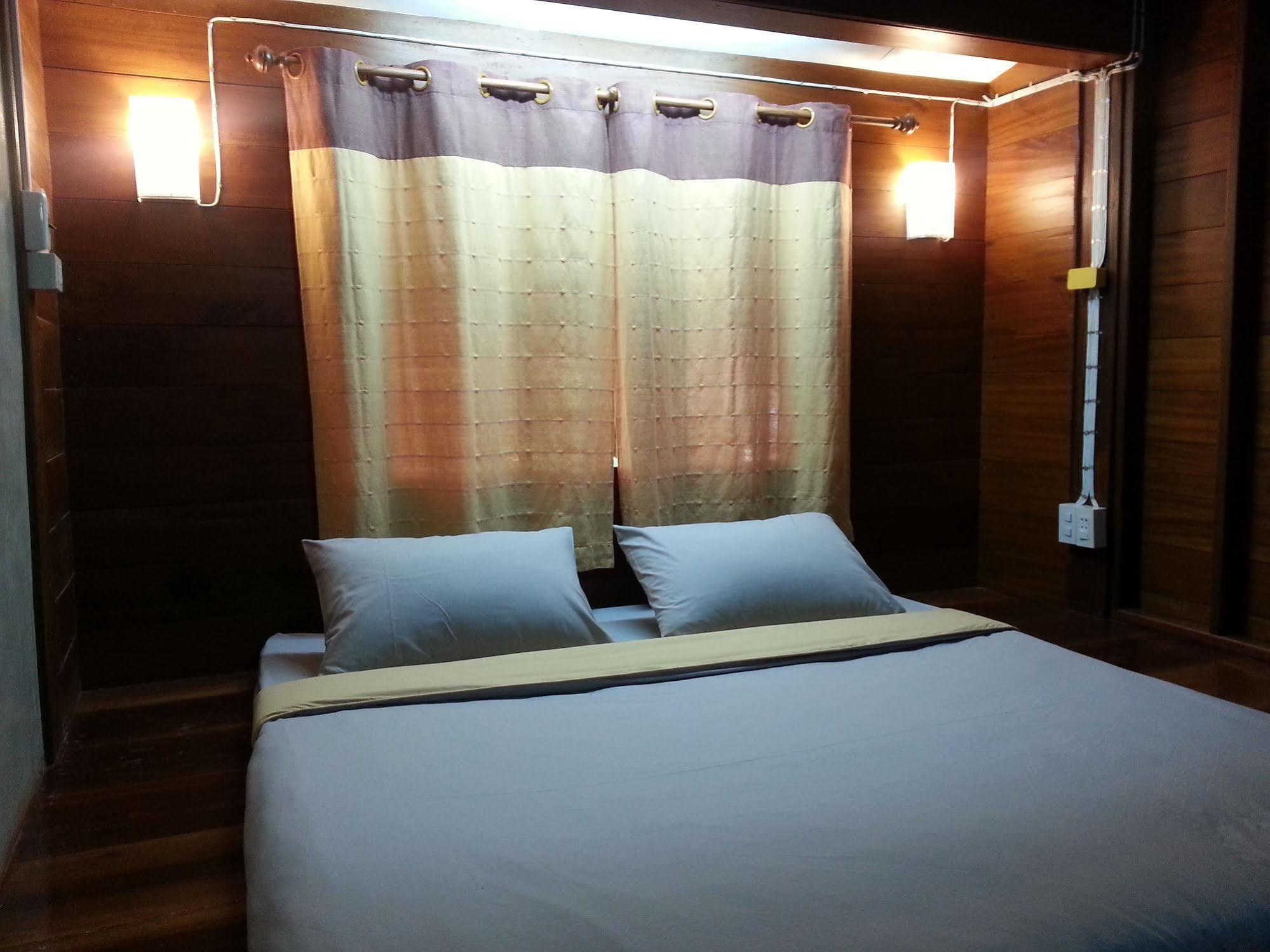 Rim Nam Kong Homestay Pak Chom Exterior foto
