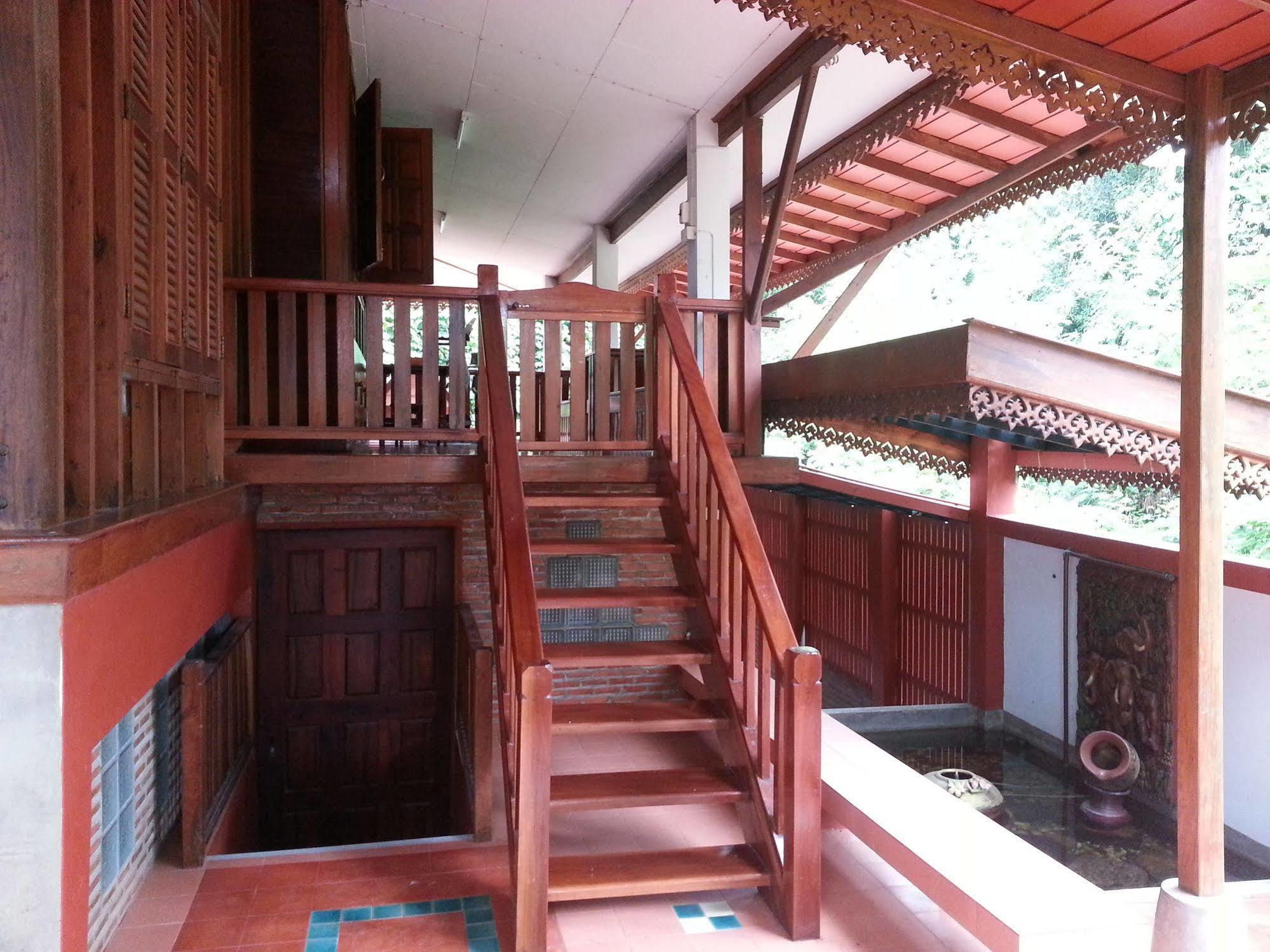 Rim Nam Kong Homestay Pak Chom Exterior foto