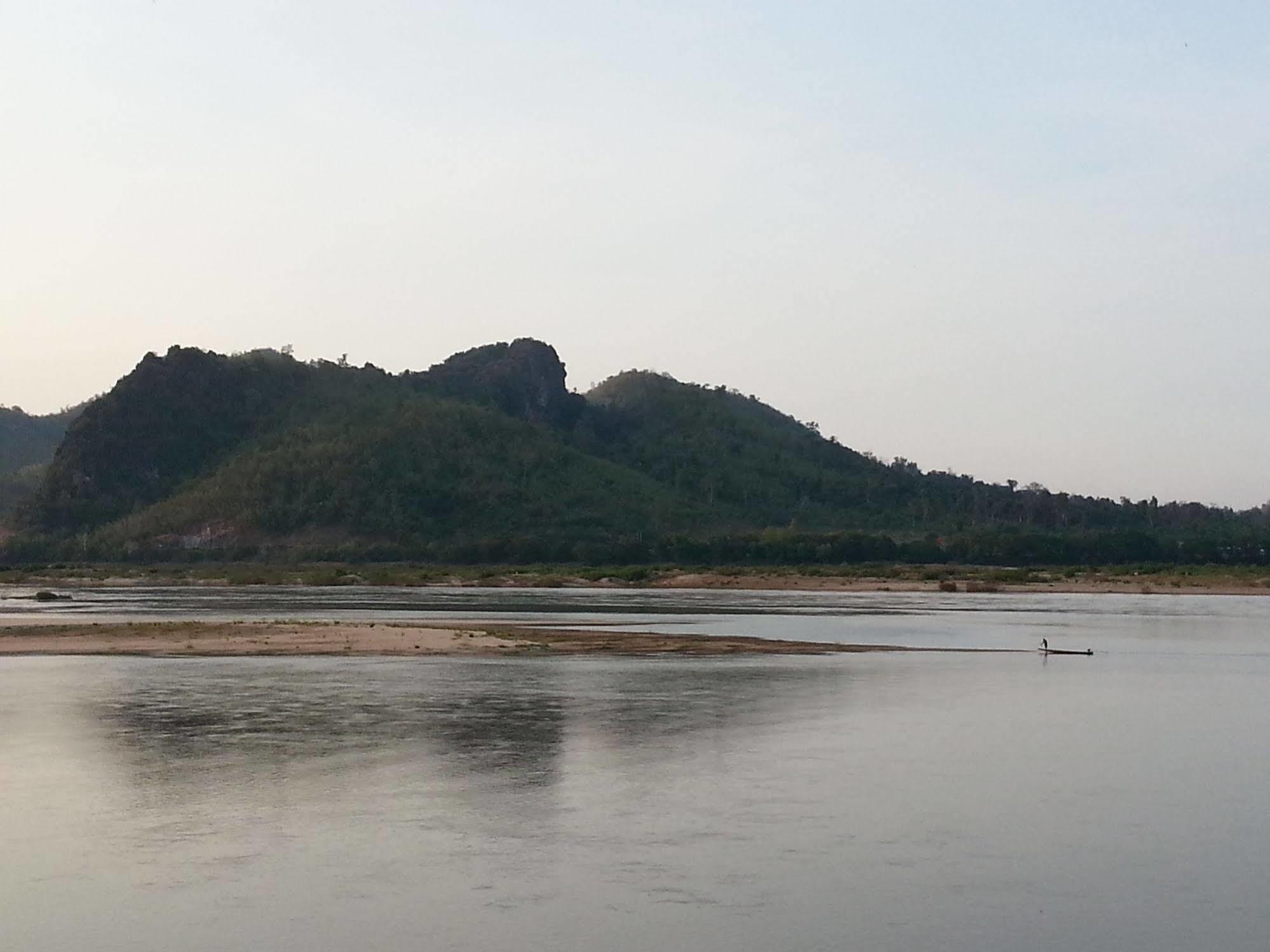 Rim Nam Kong Homestay Pak Chom Exterior foto